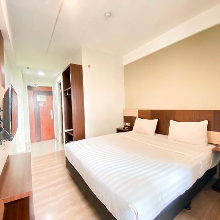 Hotel Gunawangsa Merr Сурабая Екстериор снимка