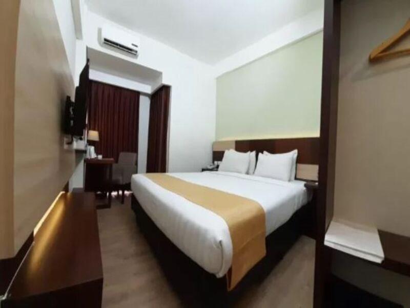 Hotel Gunawangsa Merr Сурабая Екстериор снимка