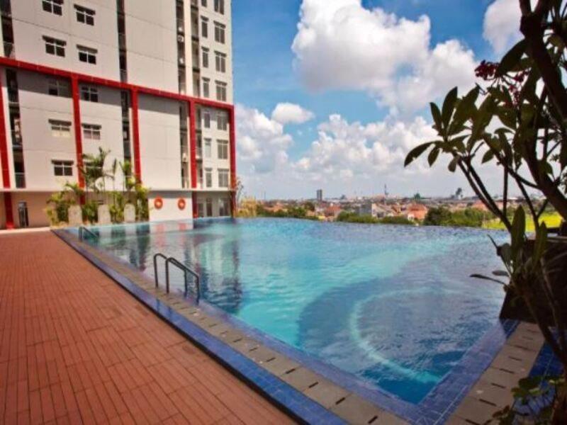 Hotel Gunawangsa Merr Сурабая Екстериор снимка