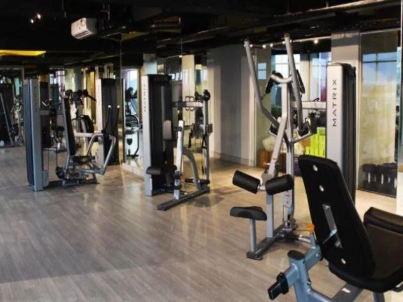 Hotel Gunawangsa Merr Сурабая Екстериор снимка