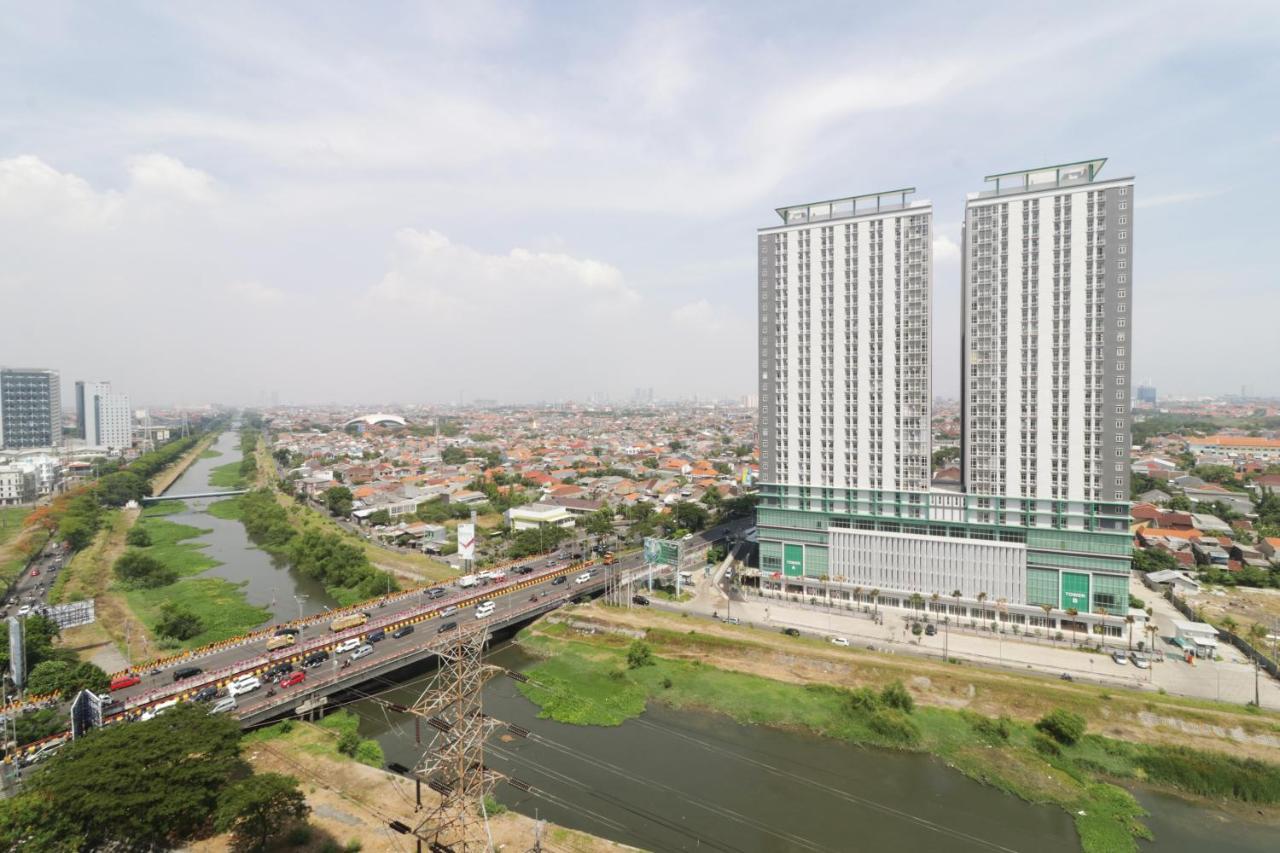 Hotel Gunawangsa Merr Сурабая Екстериор снимка