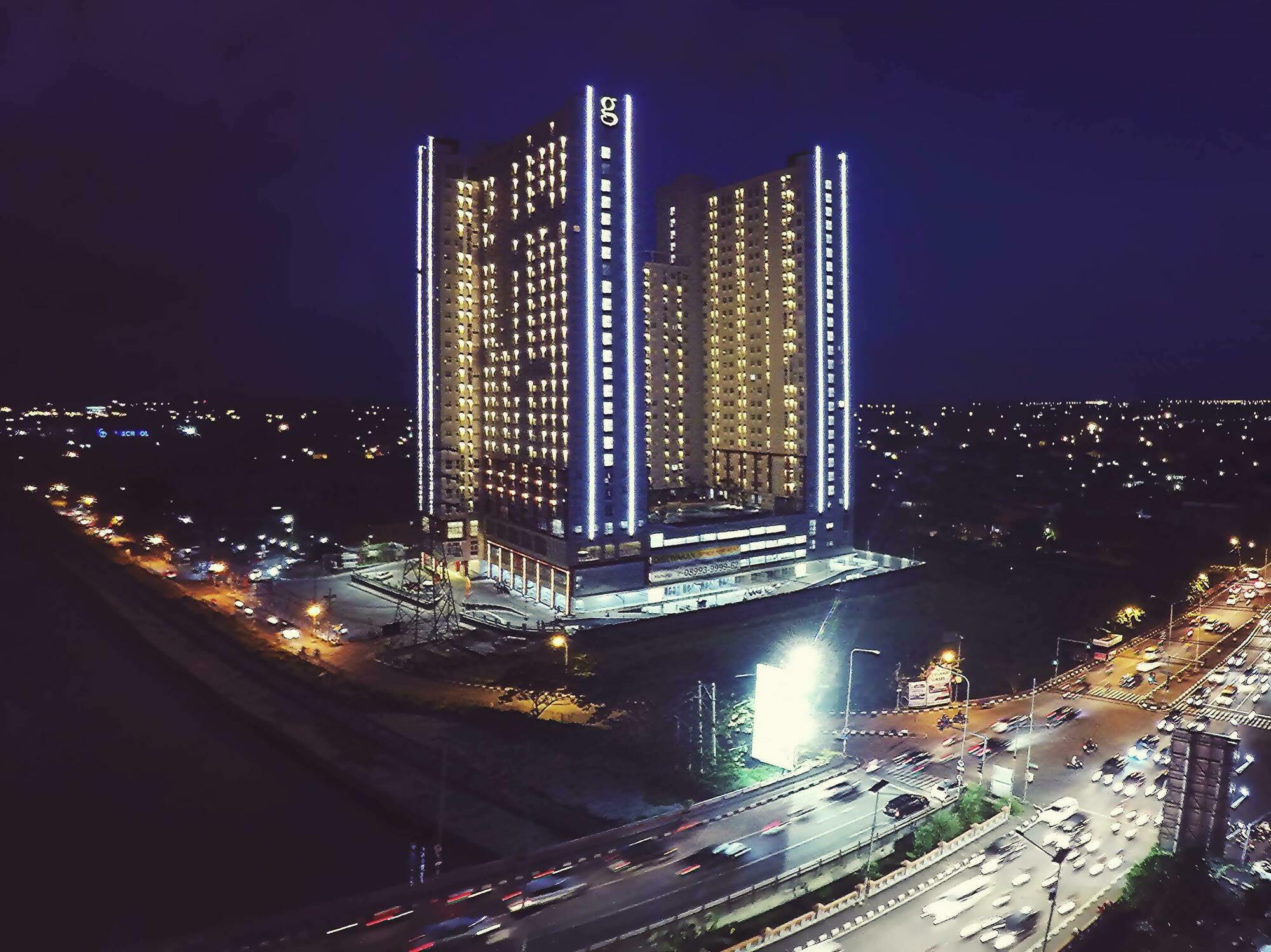Hotel Gunawangsa Merr Сурабая Екстериор снимка