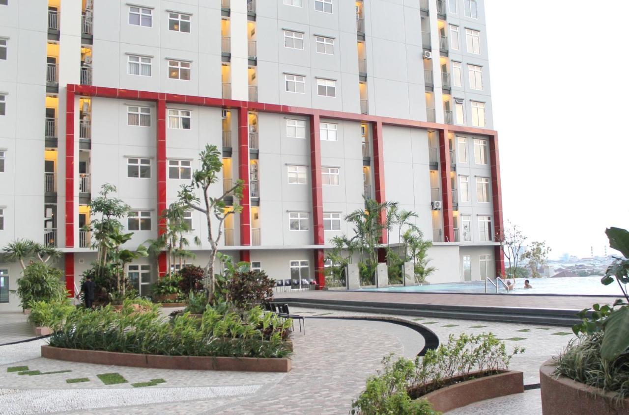 Hotel Gunawangsa Merr Сурабая Екстериор снимка